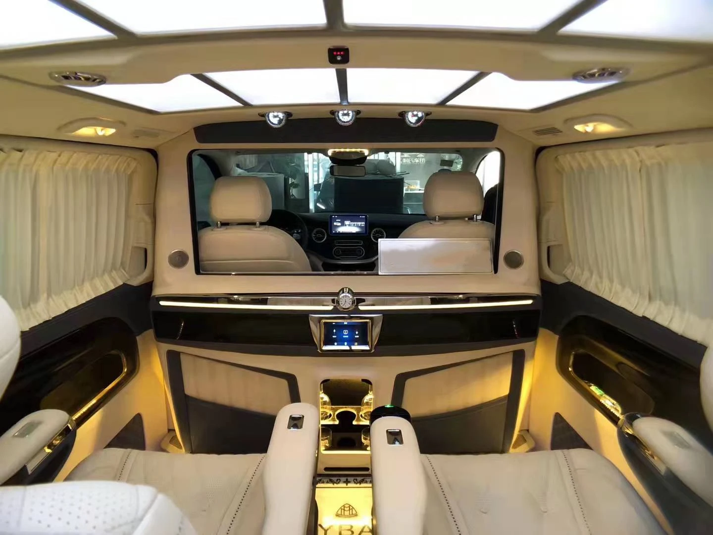 car partition TV 4 car partition TV 4