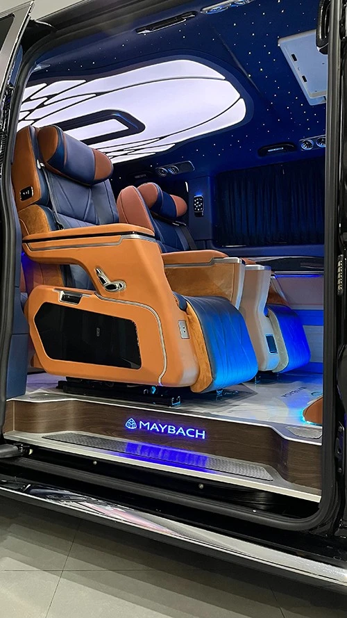 The new Mercedes-Benz VS680L flat-top commercial vehicle middle row VIP seats