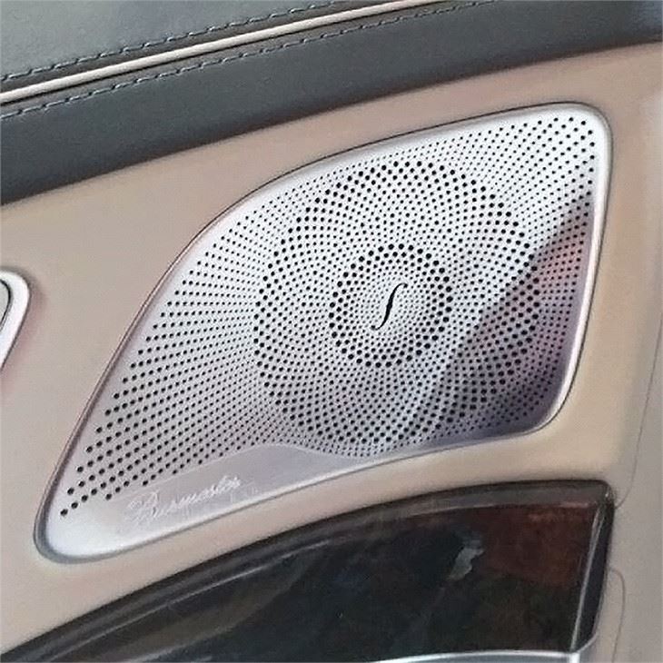 Qoxra tal-Ispeaker tal-Karozza Intern tal-Karozza