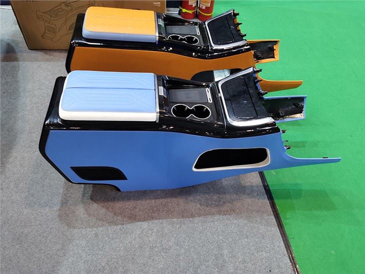 Kaxxa ta 'l-Armrest ta' Quddiem Multifunzjonali Mercedes-Benz Vito