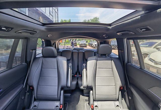 2022 Mercedes-Benz GLS450 Siġġu tal-Kaptan Lussu b'sitt sedili