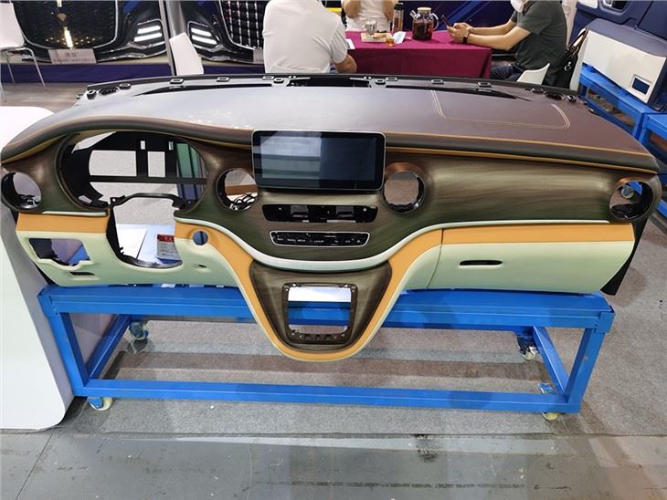 Sostituzzjoni U Aġġornament Ta 'Aċċessorji ta' Intern tal-Karozza Assemblaġġ Dashboard Għall-Mercedes-Benz Vito V250 U V260