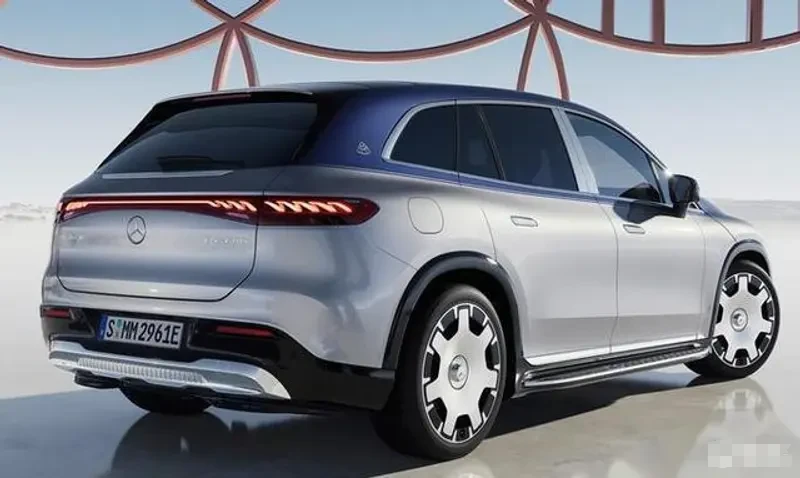 EQS SUV